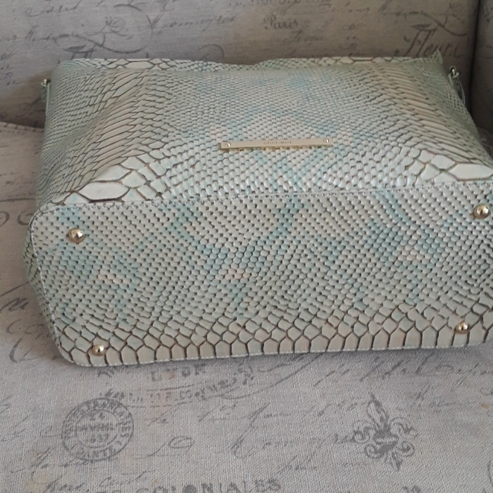 Beautiful snakeskin  brahmins - Picture 3 of 4